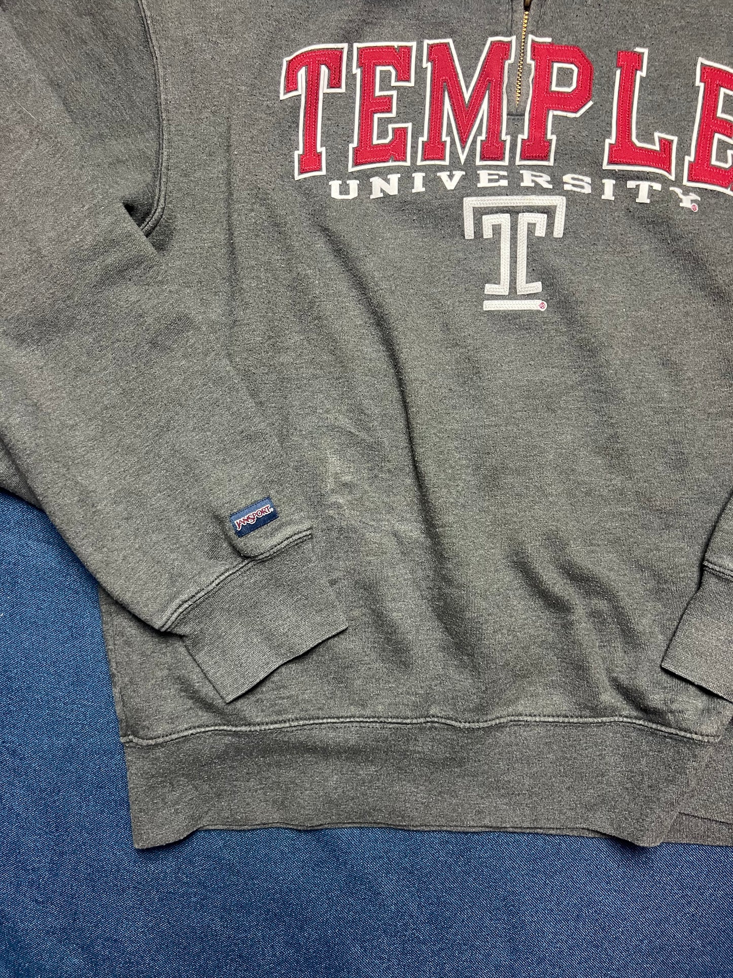 (L) Pull universitaire américain