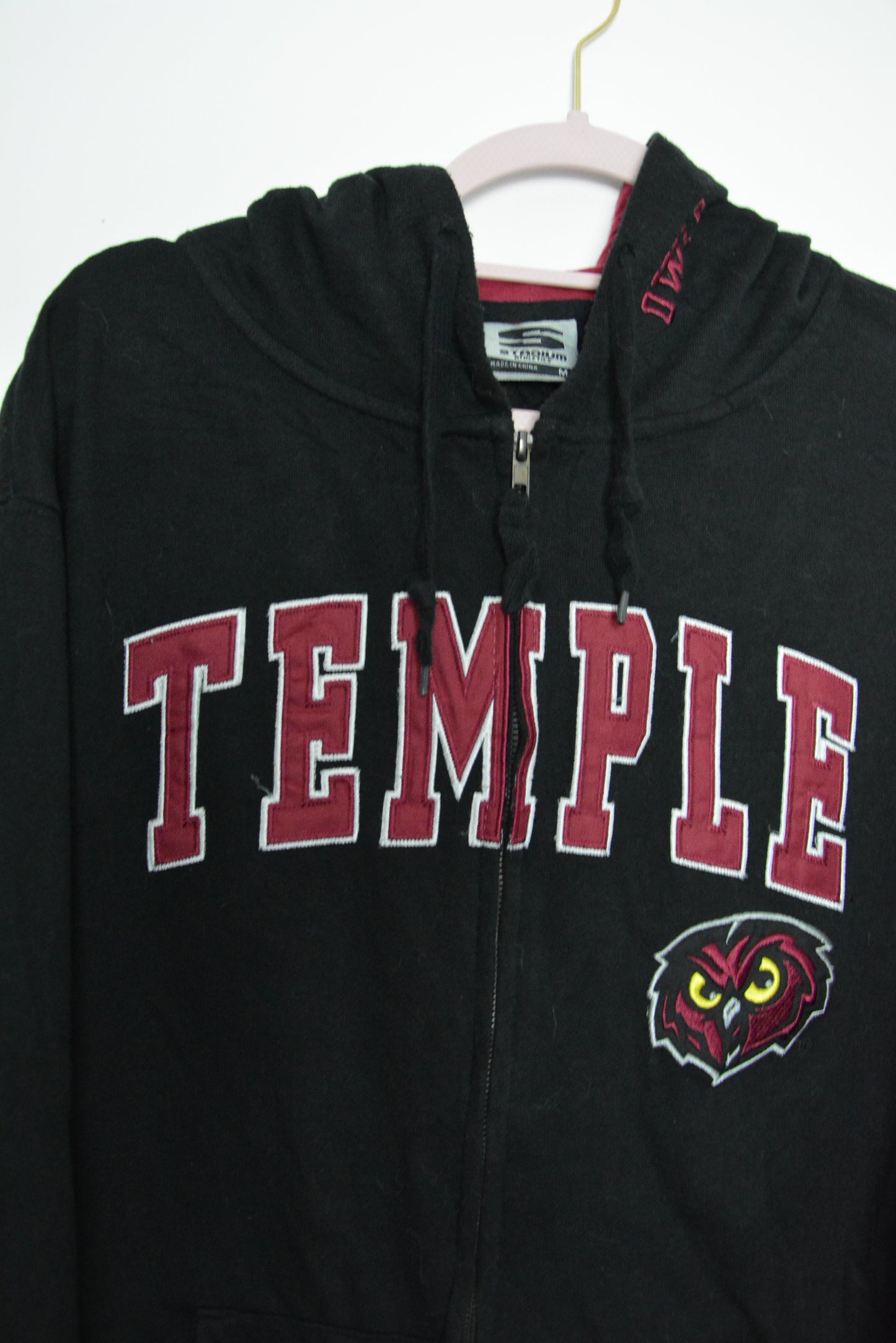 (M) Pull universitaire américain Temple stadium athletics