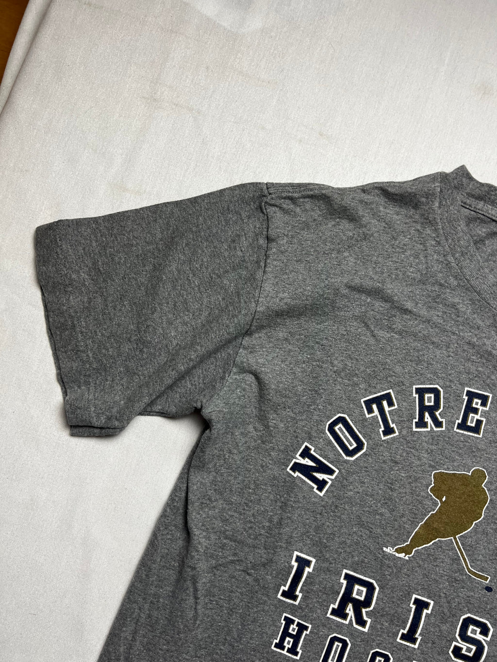 (M) T-shirt Notre Dame Fighting Irish Hockey Jansport Gris