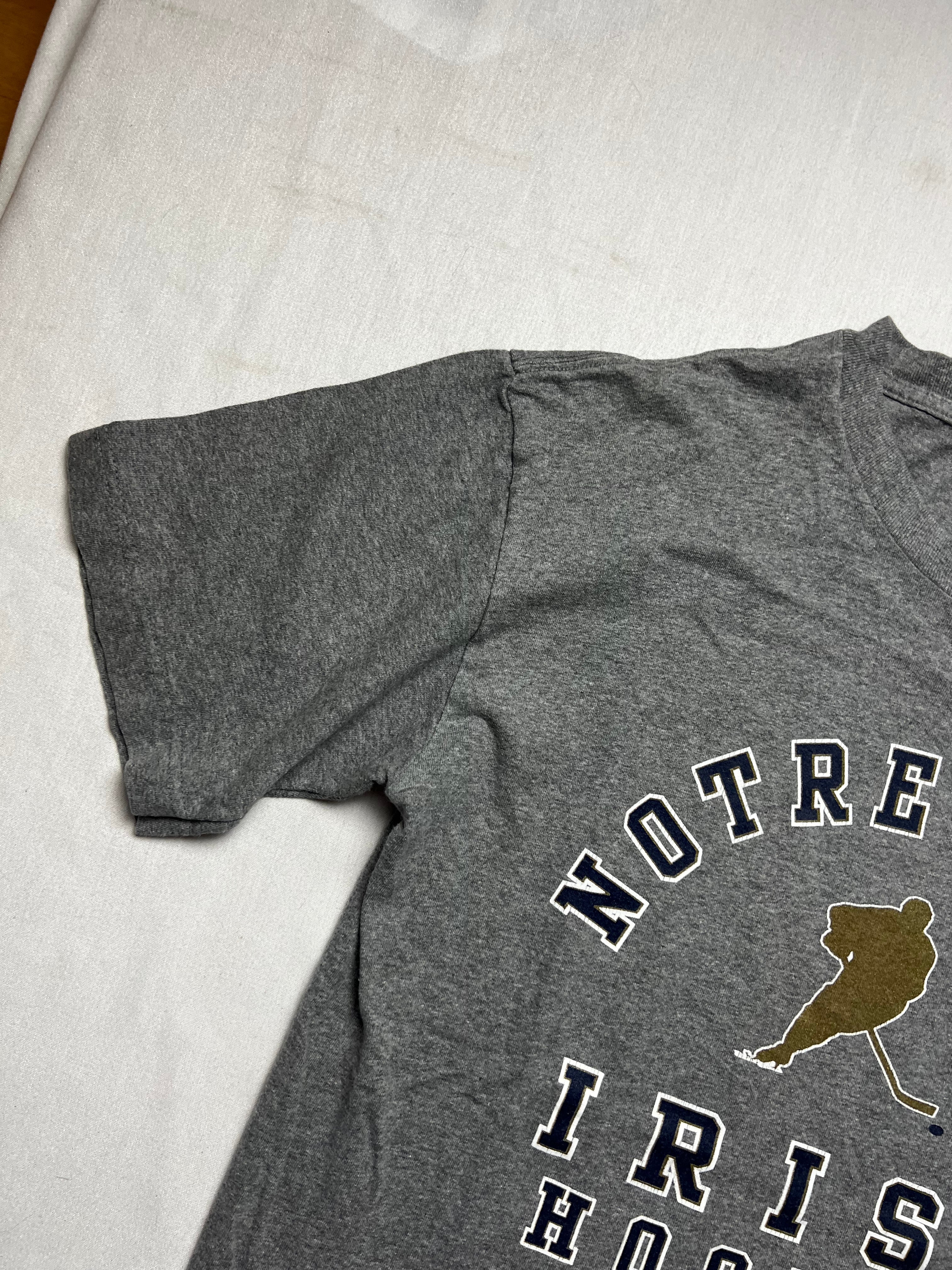 (M) T-shirt Notre Dame Fighting Irish Hockey Jansport Gris