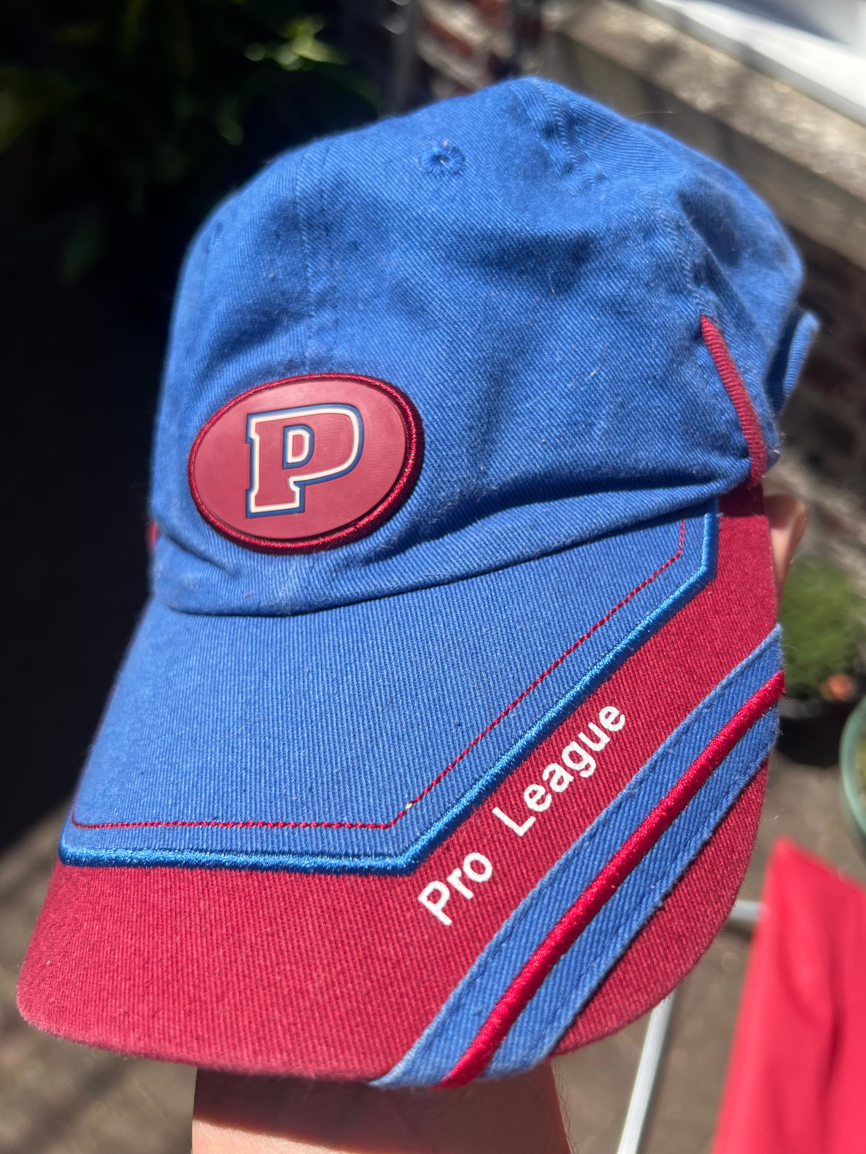 Casquette Pro League Bleu & Rouge Vintage